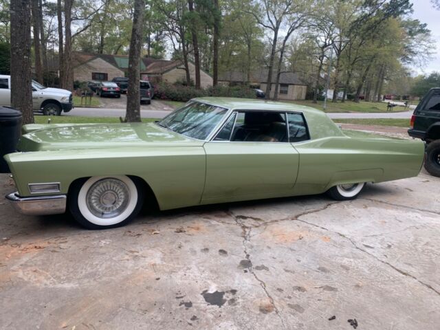 Cadillac DeVille 1968 image number 0