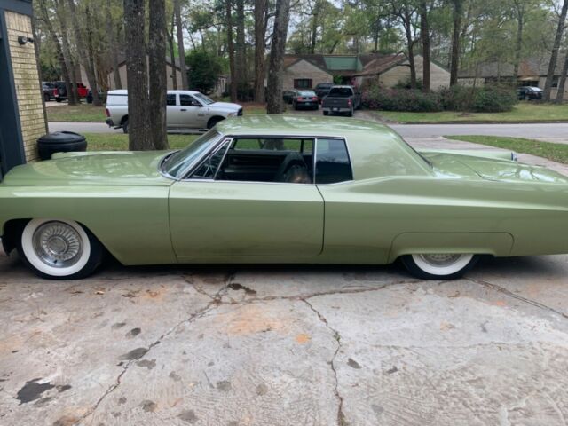 Cadillac DeVille 1968 image number 25