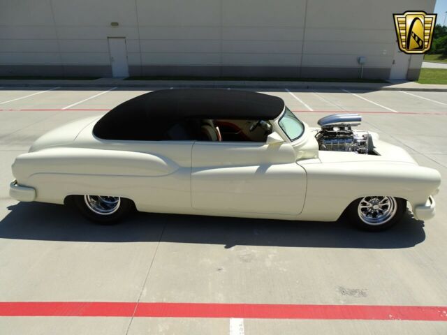 Buick Riviera 1950 image number 22