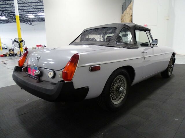 MG MGB 1974 image number 31