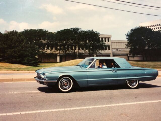 Ford Thunderbird 1966 image number 18