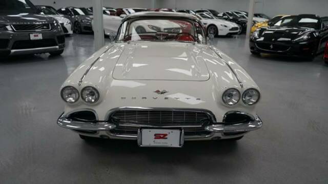 Chevrolet Corvette 1961 image number 1