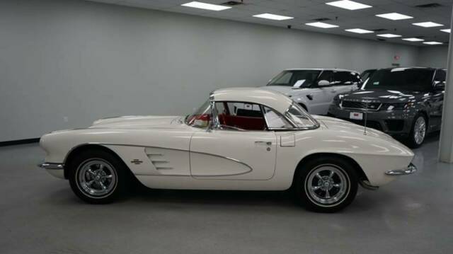 Chevrolet Corvette 1961 image number 27