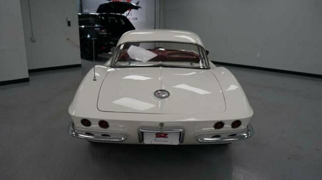 Chevrolet Corvette 1961 image number 29