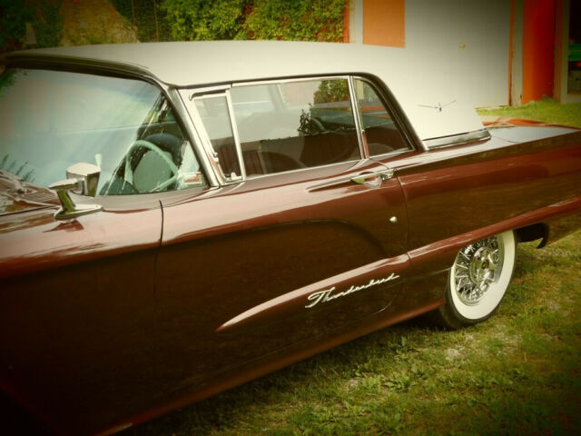 Ford Thunderbird 1960 image number 32