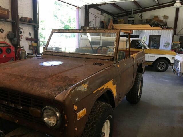 Ford Bronco 1972 image number 2