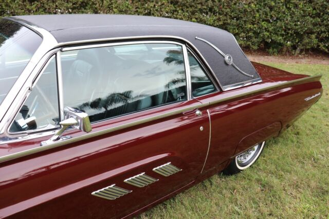 Ford Thunderbird 1963 image number 35