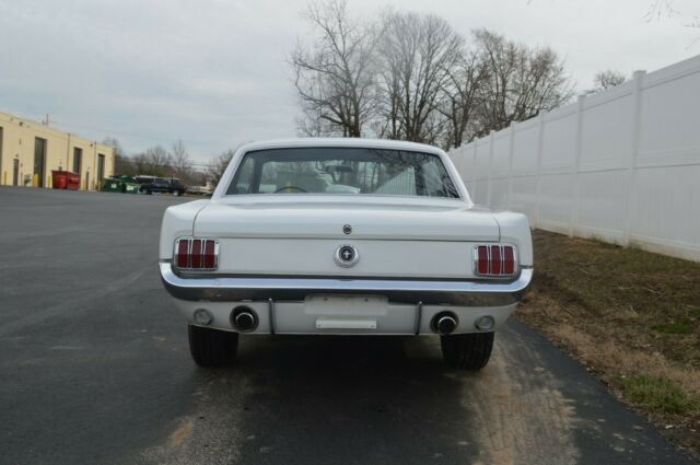 Ford Mustang 1966 image number 27