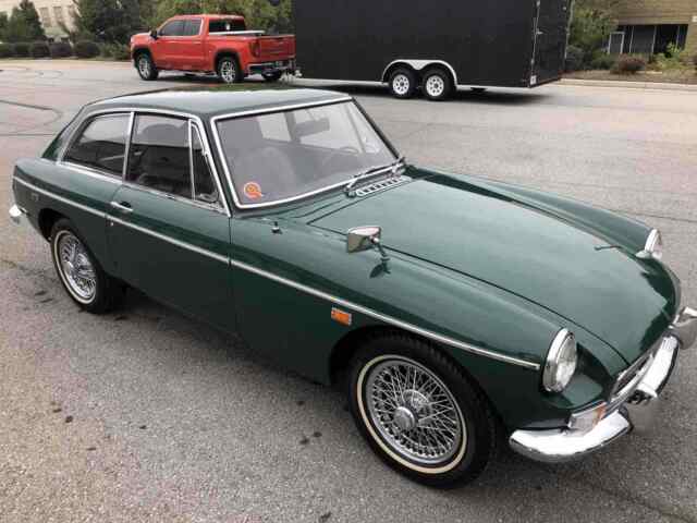 MG B GT 1969 image number 13