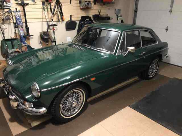 MG B GT 1969 image number 35