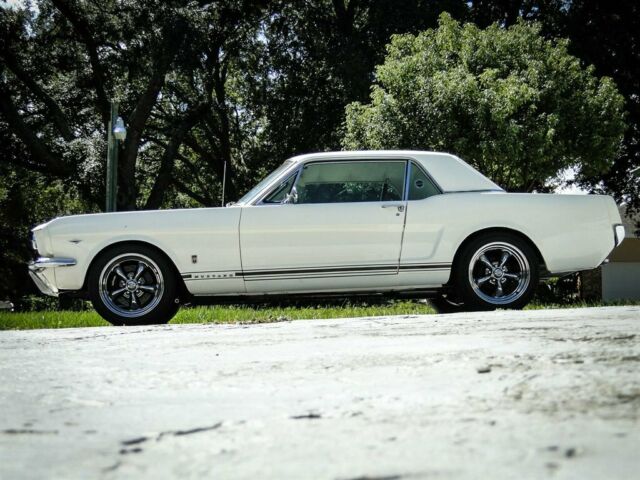 Ford Mustang 1966 image number 4