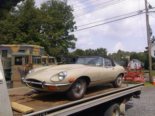 Jaguar E-Type 1969 image number 0