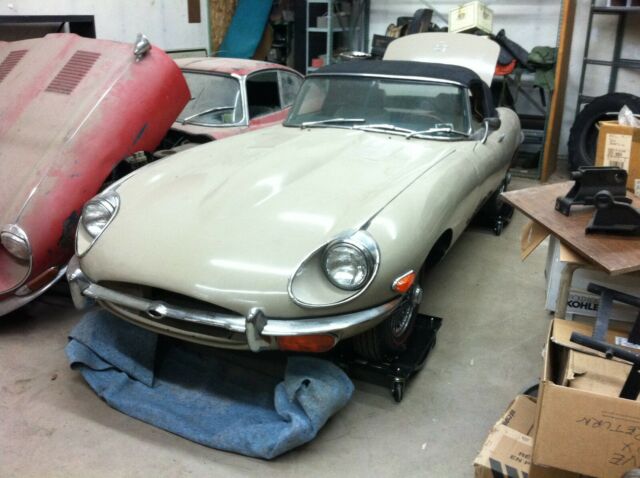 Jaguar E-Type 1969 image number 5