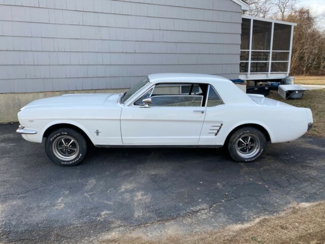 Ford Mustang 1966 image number 1