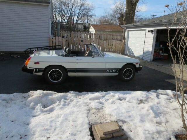 MG MGB 1977 image number 21