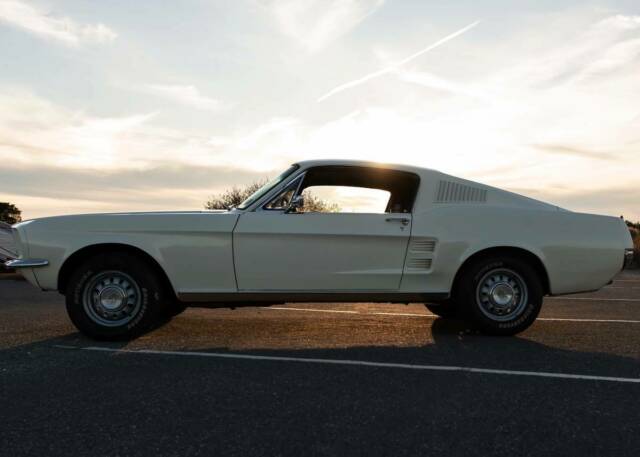 Ford Mustang 1967 image number 17