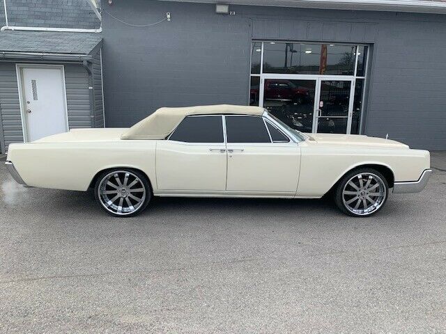 Lincoln Continental 1967 image number 27