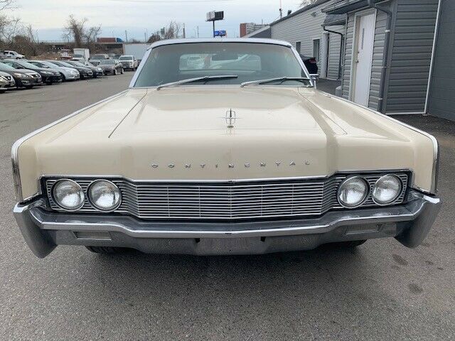 Lincoln Continental 1967 image number 31