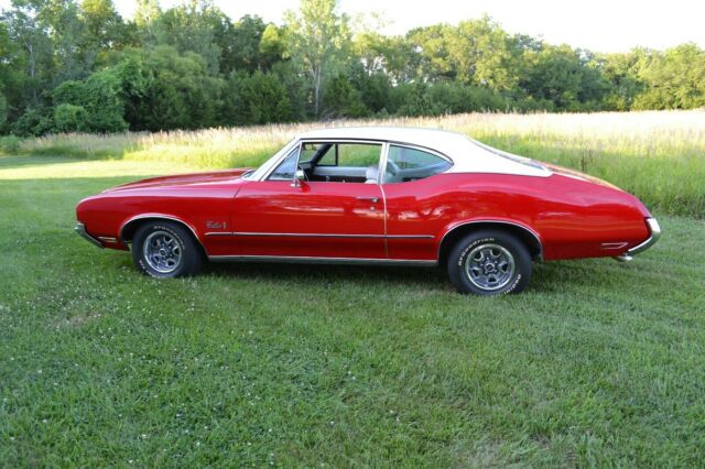 Oldsmobile Cutlass 1972 image number 0