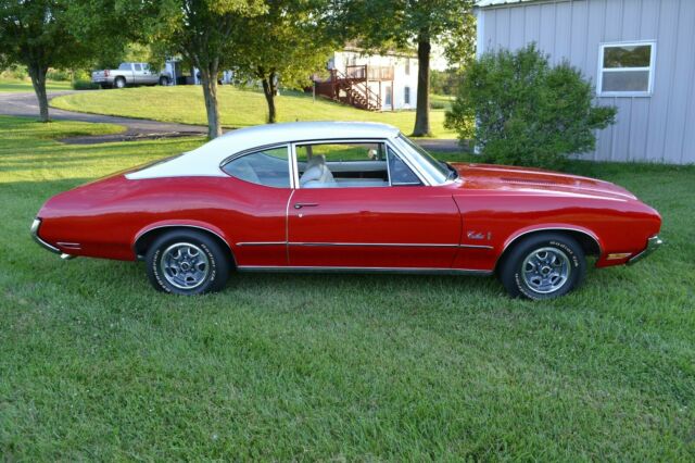 Oldsmobile Cutlass 1972 image number 2