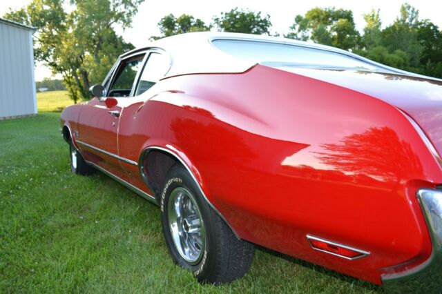 Oldsmobile Cutlass 1972 image number 28