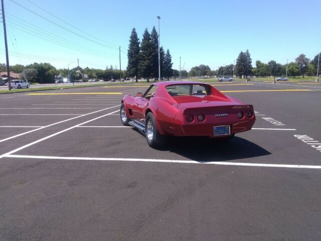 Chevrolet Corvette 1977 image number 4