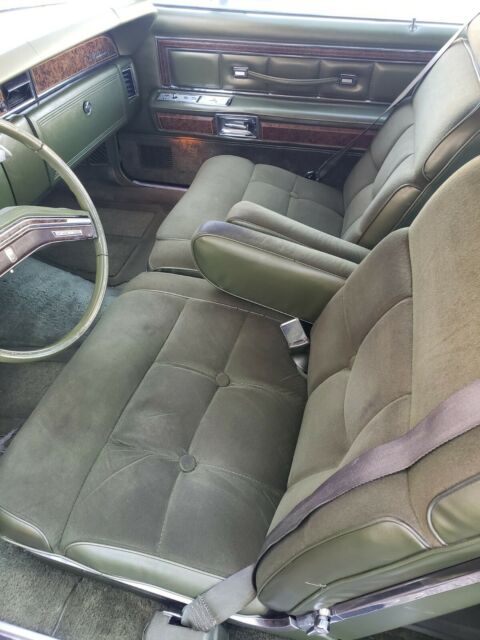 Lincoln Continental 1975 image number 11