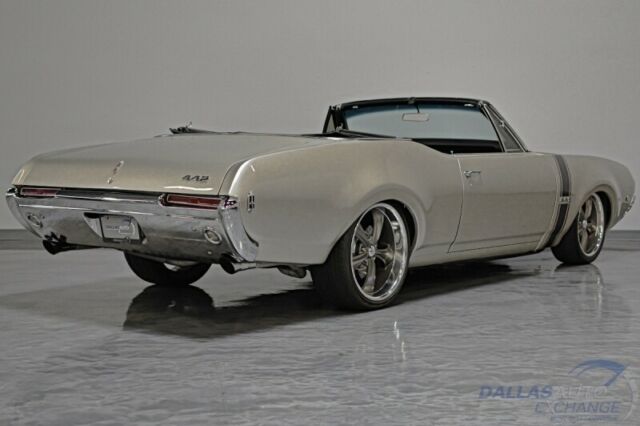 Oldsmobile Cutlass 1968 image number 16