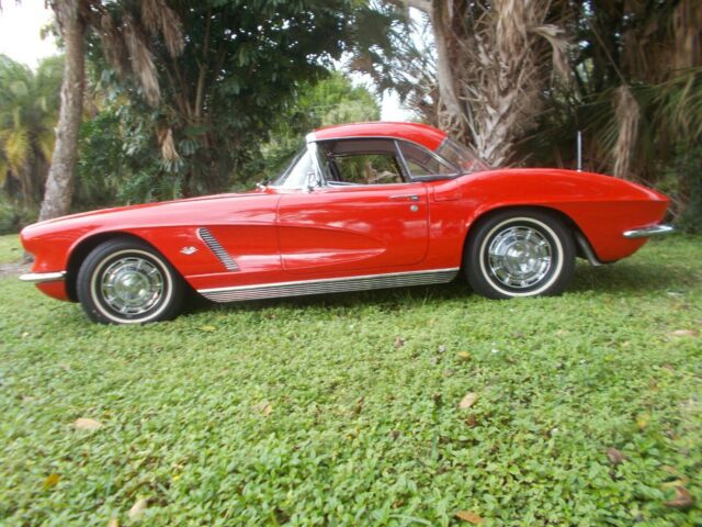 Chevrolet Corvette 1962 image number 1