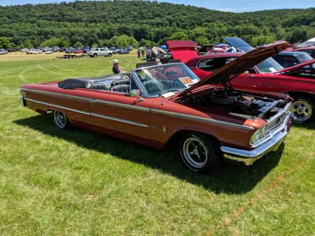 Ford Galaxie 1963 image number 12