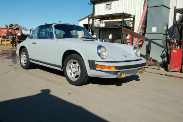 Porsche 911 1975 image number 0