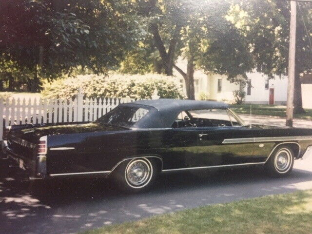 Pontiac Bonneville 1963 image number 12