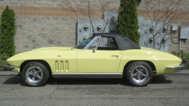 Chevrolet Corvette 1966 image number 31