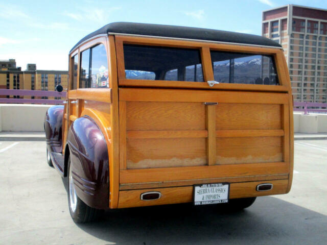 Plymouth Woody 1941 image number 2