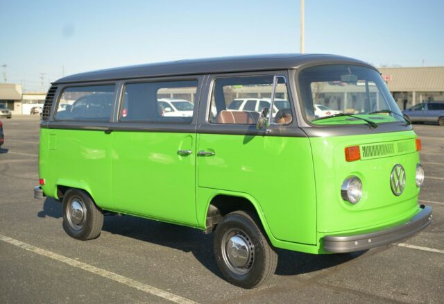 Volkswagen Bus/Vanagon 1973 image number 15