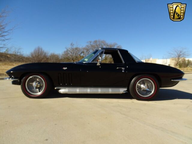 Chevrolet Corvette 1965 image number 30