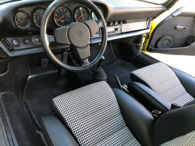 Porsche 911 1974 image number 37