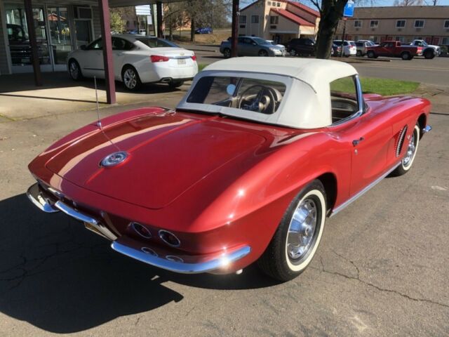 Chevrolet Corvette 1962 image number 16