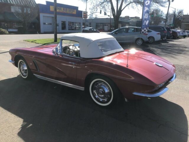 Chevrolet Corvette 1962 image number 22