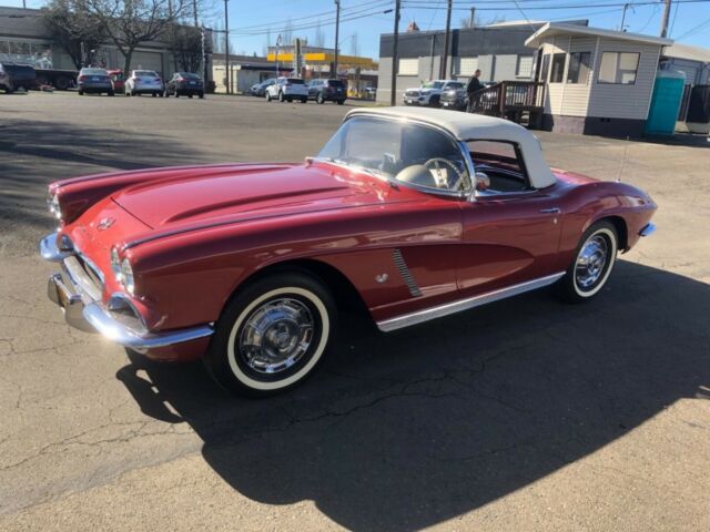 Chevrolet Corvette 1962 image number 24