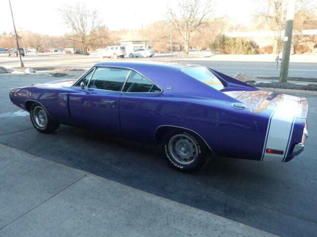 Dodge Charger 1970 image number 17