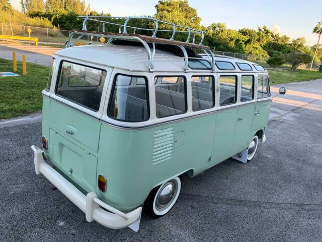 Volkswagen Bus/Vanagon 1975 image number 6