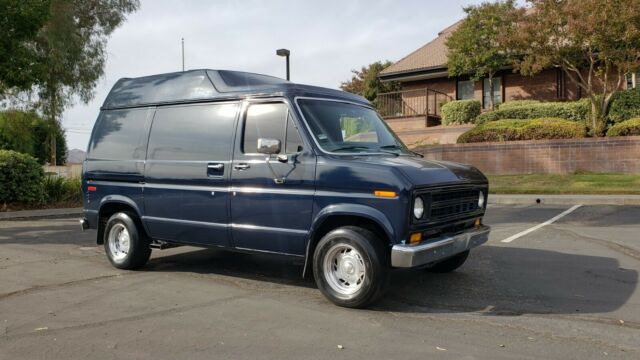 Ford E-Series Van 1978 image number 2