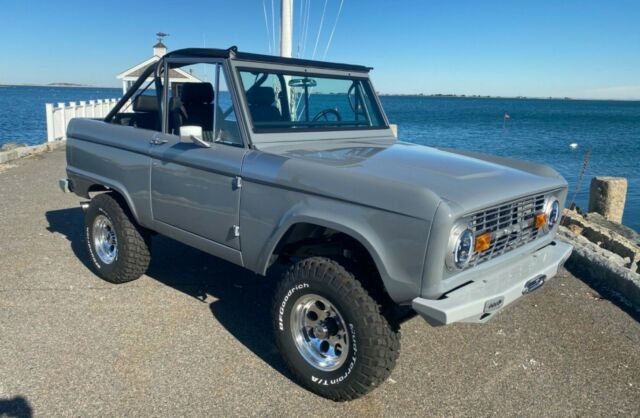 Ford Bronco 1972 image number 2