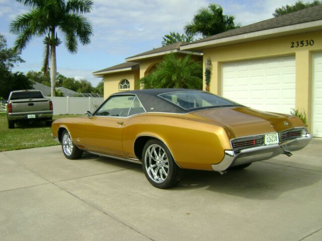 Buick Riviera 1967 image number 1