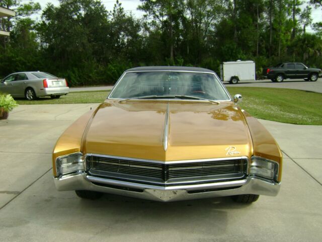 Buick Riviera 1967 image number 15