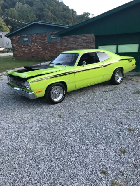 Plymouth Duster 1974 image number 1