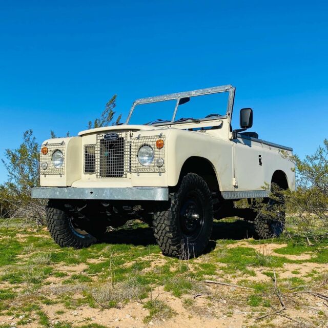 Land Rover Defender 1972 image number 0