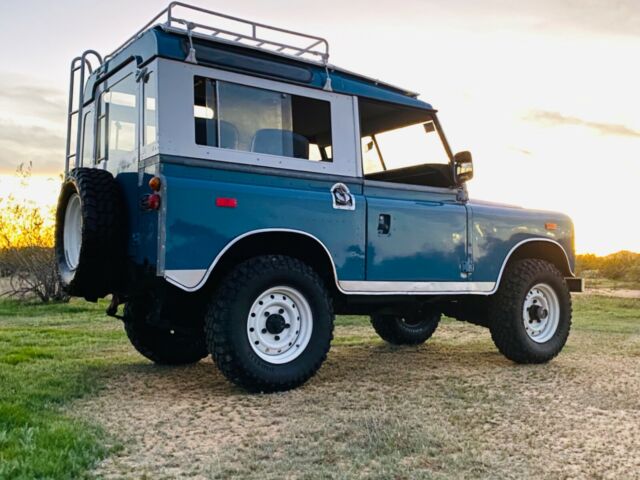 Land Rover Defender 1973 image number 13