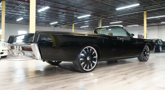 Lincoln Continental 1967 image number 17